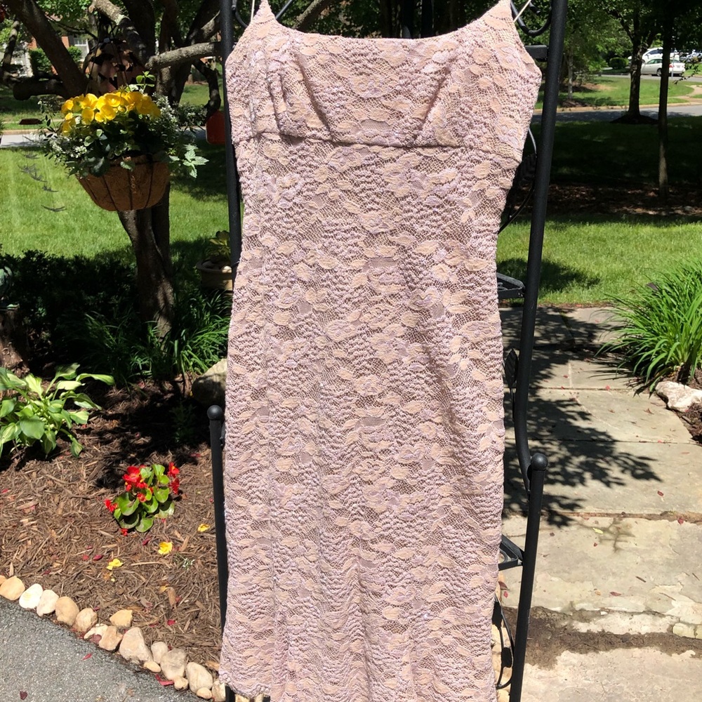 Carmen Marc Valvo Size 6 Beaded Lace Formal Dress